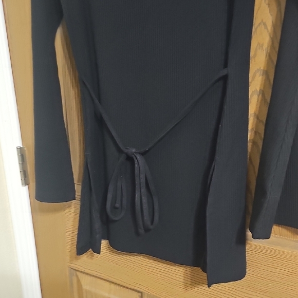 The Drop Black Ribbed Knit Tunic Top - Picture 7 of 10